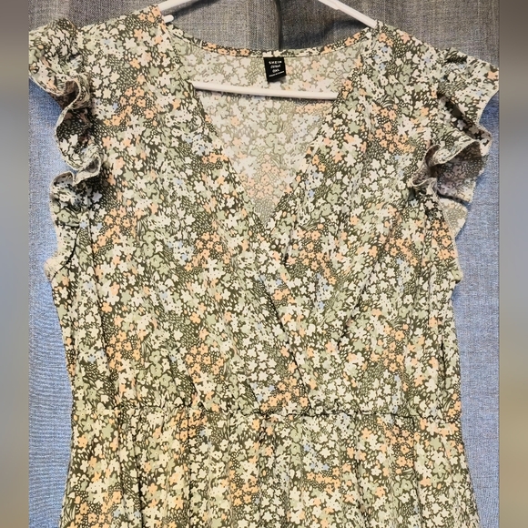 Shein Ditsy Floral Ruffle Sleeve Dress without Belt - size XL - Picture 5 of 8